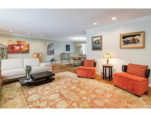 Brookline, MA 02467,43 Kensington Cir