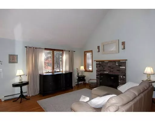 Wellfleet, MA 02667,240 Pinewood Cir