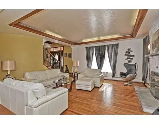 Swansea, MA 02777,6 Lewin Ln