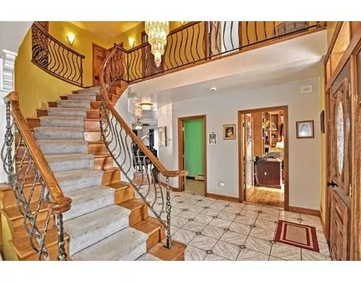 Swansea, MA 02777,6 Lewin Ln