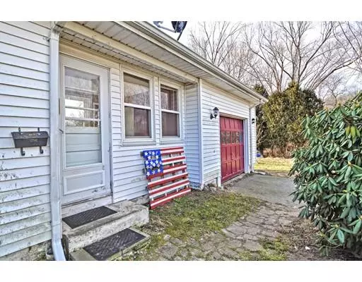 Swansea, MA 02777,429 Gardners Neck Road