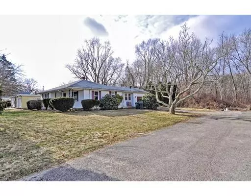 Swansea, MA 02777,429 Gardners Neck Road