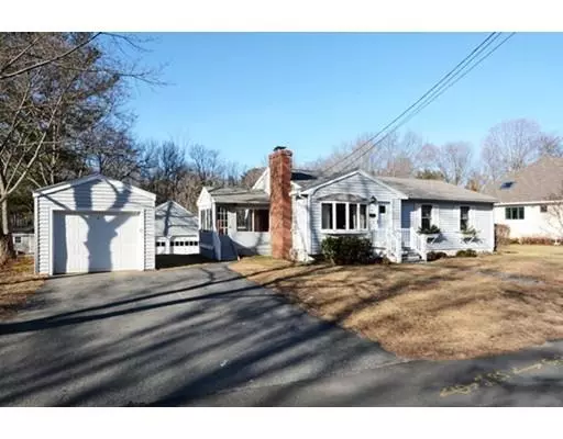 15 North St, Hamilton, MA 01982