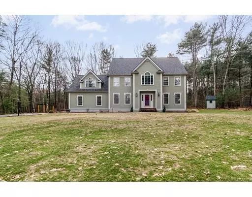 12 Woodhaven Drive, Franklin, MA 02038