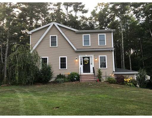 4 Christopher Dr, Freetown, MA 02717