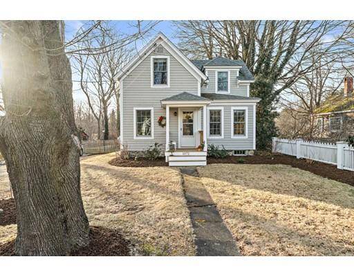 1072 Main St, Hanover, MA 02339