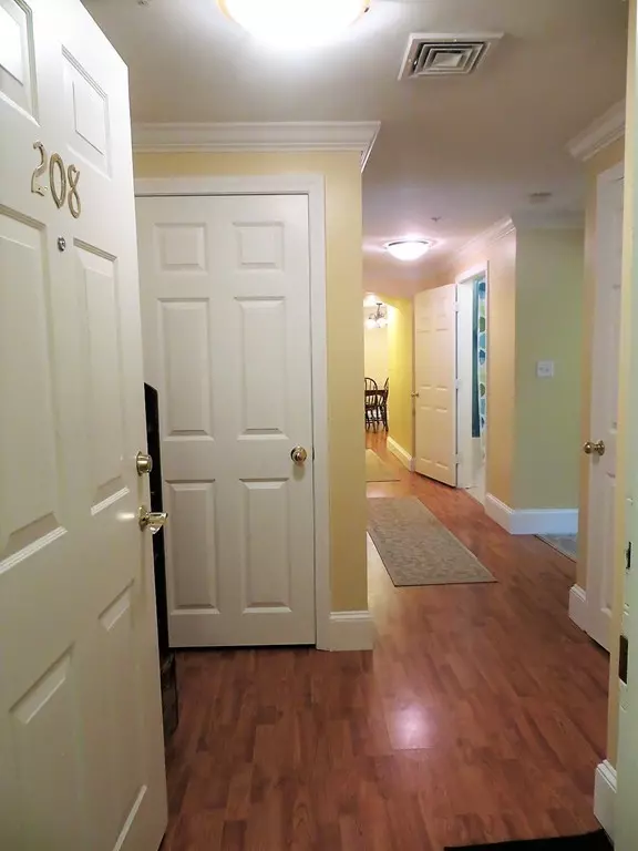 North Attleboro, MA 02760,426 Mount Hope St #208