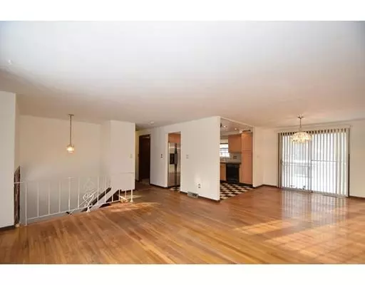 Natick, MA 01760,21 Tamarack Rd