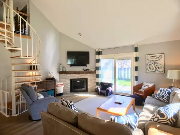 Brewster, MA 02631,4 Susanna Dr #4