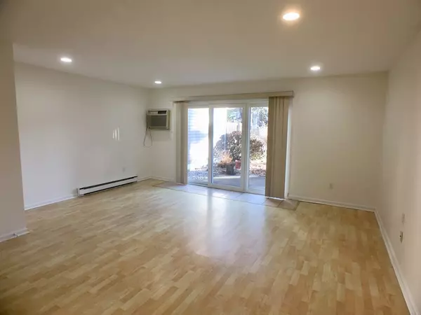 Brewster, MA 02631,122 Billington Ln #122