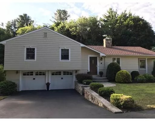 6 Richards Road, Lynnfield, MA 01940