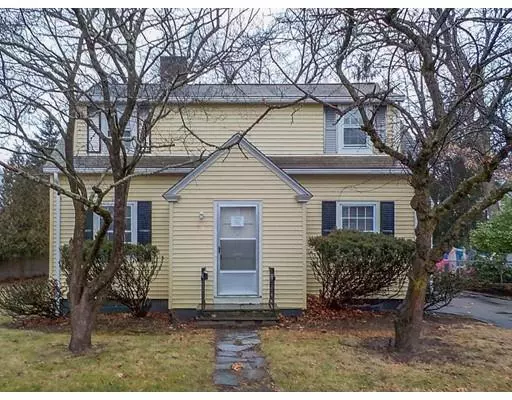 75 Grove Ave, Cranston, RI 02910