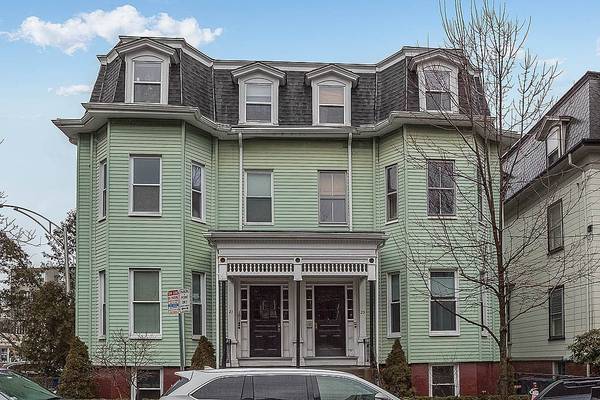 21-23 Essex St #23-3, Cambridge, MA 02139