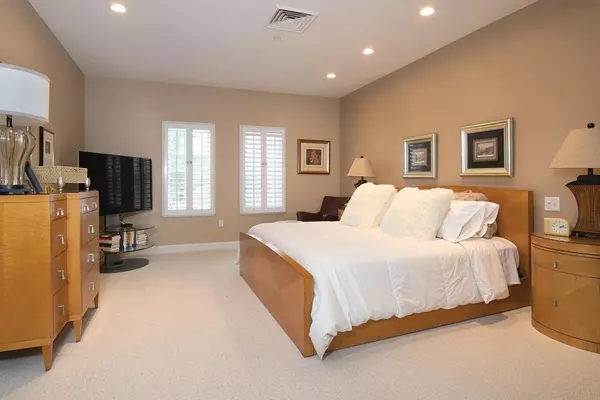 Brookline, MA 02467,629 Hammond Street #W104