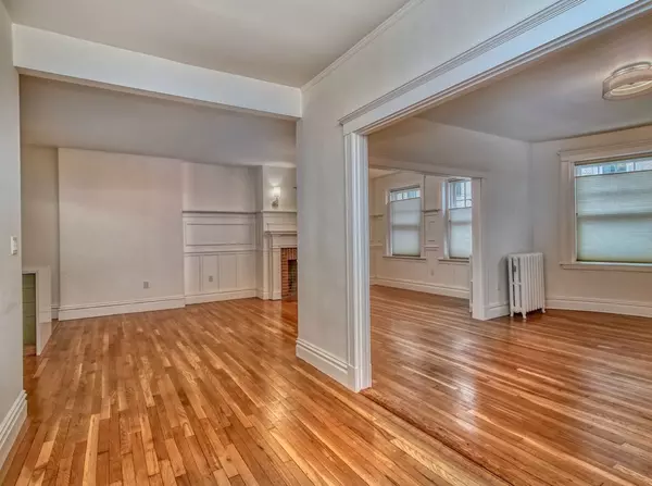 Brookline, MA 02446,15 Wellman St #2