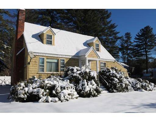 18 Fenmere Ave, Wellesley, MA 02482