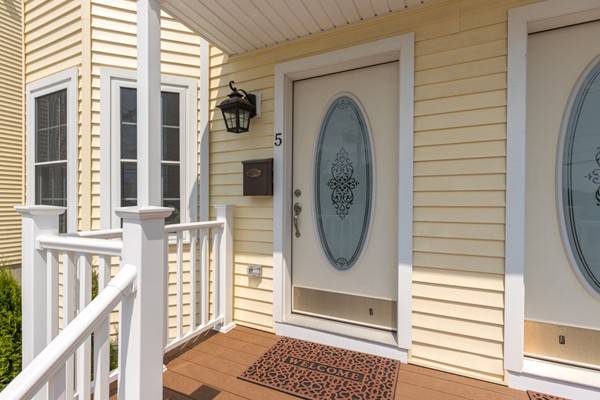 Acton, MA 01720,282 Main Street #3
