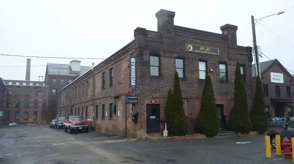 Holyoke, MA 01040,384 Dwight Street