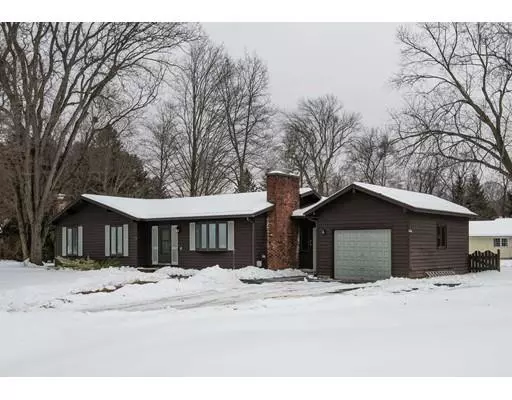 4 Crestview Drive, Hadley, MA 01035