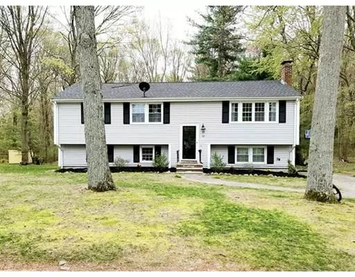 115 Connell Dr, Stoughton, MA 02072