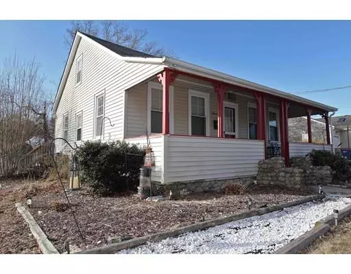 Fairhaven, MA 02719,14 Manhattan Ave