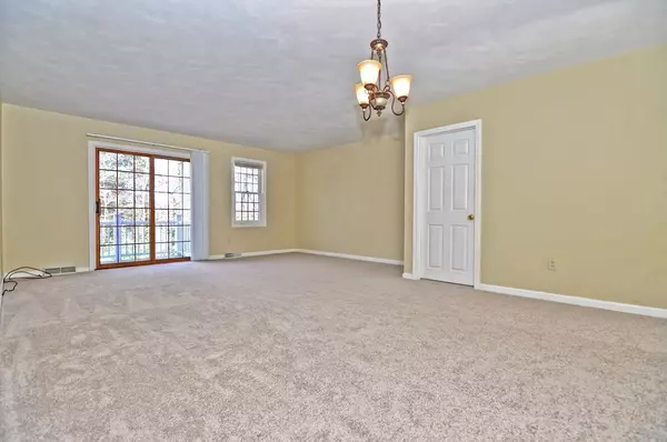 Hopedale, MA 01747,106 Laurelwood Drive #106