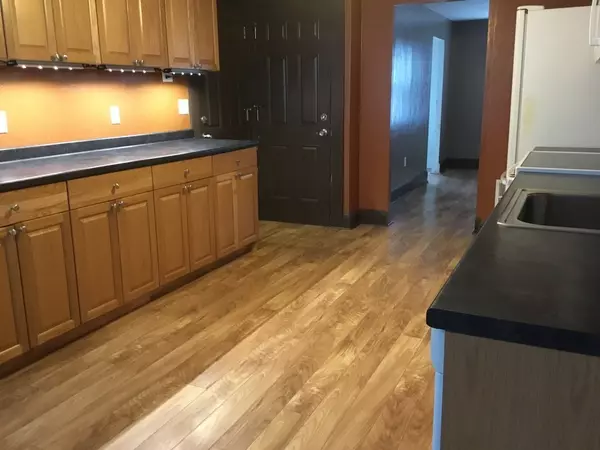 Northbridge, MA 01588,14 High St #14