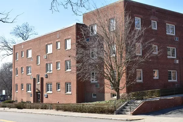 20 Saint Paul St #7, Brookline, MA 02446