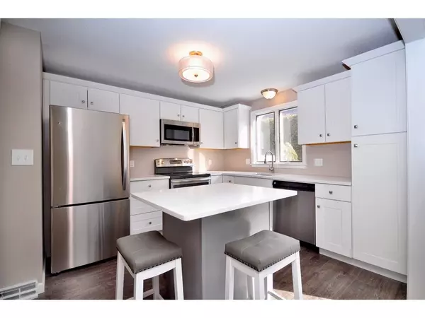 Agawam, MA 01001,17 Mansion Woods Dr #E