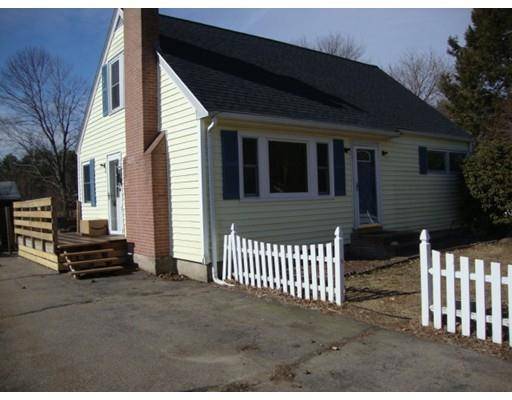 67 Hamilton Rd, Wrentham, MA 02093