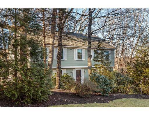 38 Amberwood Dr, Winchester, MA 01890