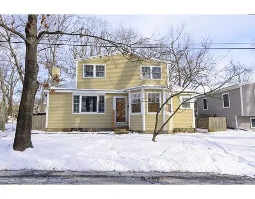 8 Whitcomb Ave, Ayer, MA 01432