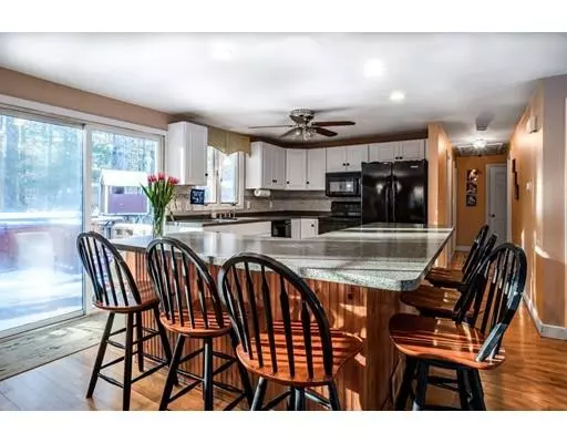 Sudbury, MA 01776,7 Oak St