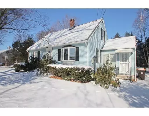 33 Woodside Dr, Agawam, MA 01001