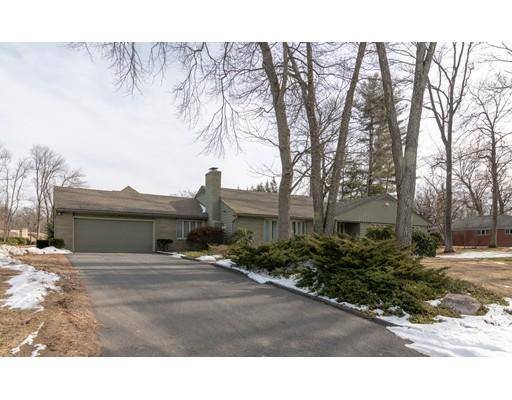 247 Crestview Cir, Longmeadow, MA 01106