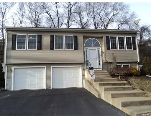 West Warwick, RI 02893,16 Simon St