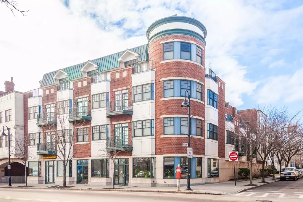 Brookline, MA 02446,10 Vernon St. #204