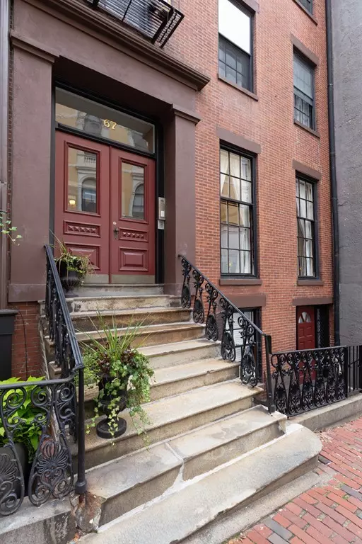 Boston, MA 02114,67 Hancock St.