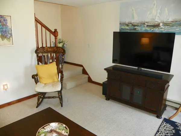 Mashpee, MA 02649,300 Falmouth Rd #6E