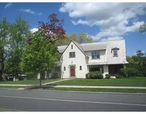 128 Pleasant Street, Holyoke, MA 01040