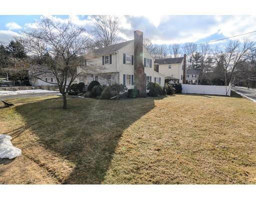 3 Peck Ave, Wellesley, MA 02481