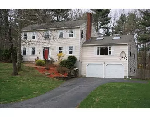 5 Woodside Circle, Sturbridge, MA 01566