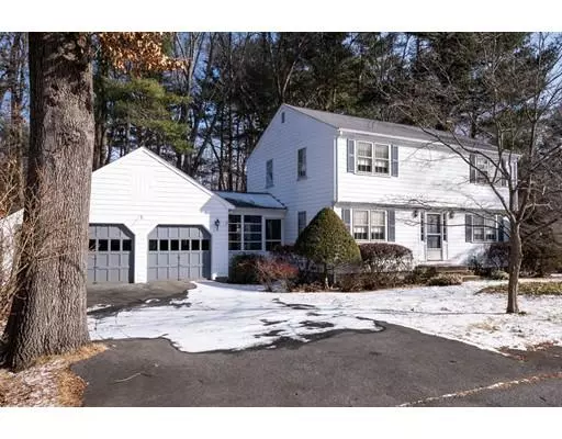 39 Tally Ho Dr, Hamilton, MA 01982