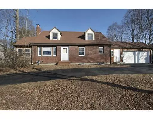 606 Market St, Rockland, MA 02370