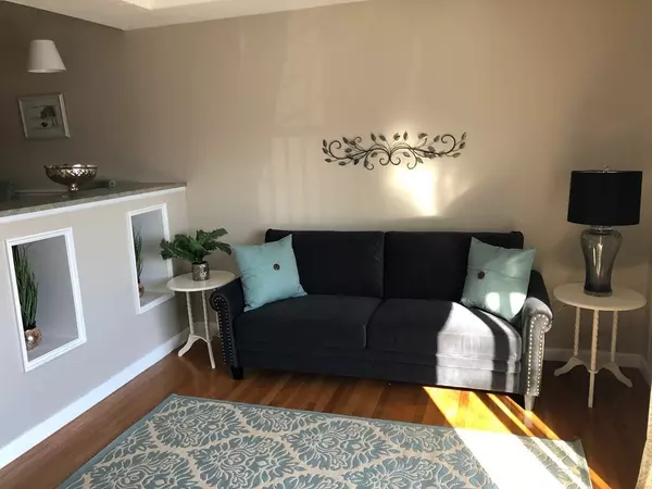 Weymouth, MA 02190,121 Tall Oaks Drive #Q