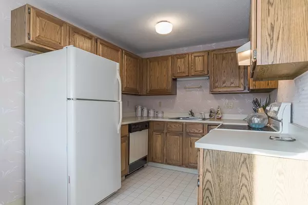 Peabody, MA 01960,11 Ledgewood Way #20