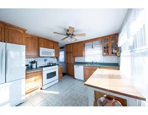 15 Davis Rd, Rockland, MA 02370