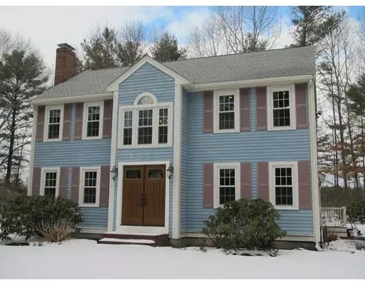 28 Kerri Ln, Pembroke, MA 02359