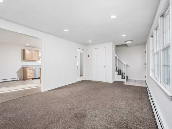 Milford, MA 01757,2 Lee St #A