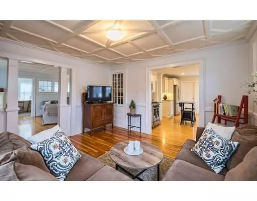 Manchester, MA 01944,56 Pine St